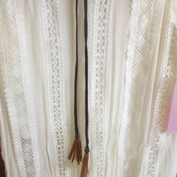 Boho white wide leg crinkle pants. - Picture 4 of 4